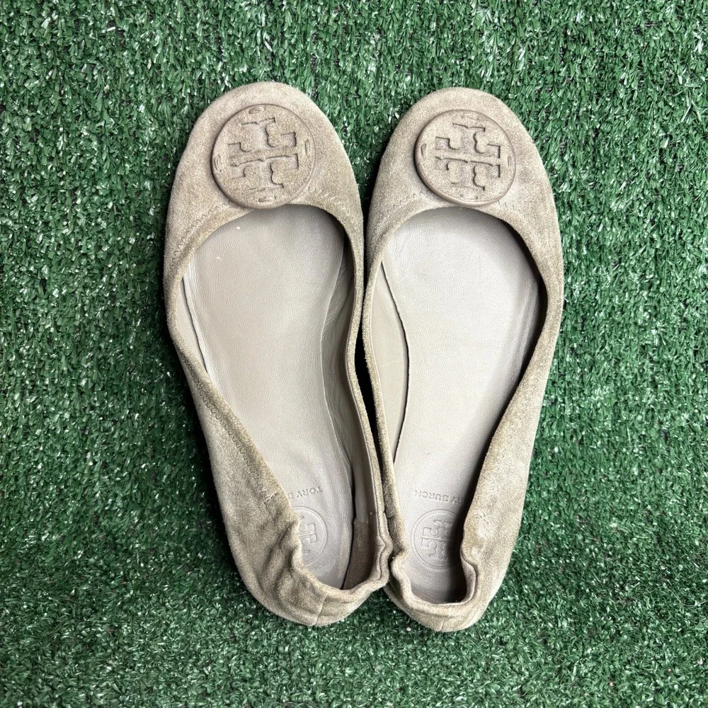 Tory Burch Minnie Travel Logo Medallion Suede Ballet Flat Gray Womens Size 6
